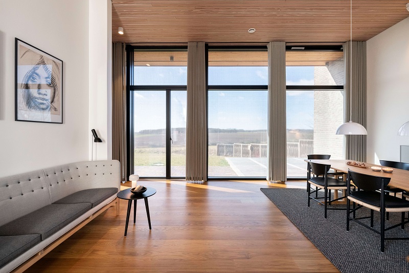 Alrum_Spisestue_Udsigt_Arkitektur_Liebhaveri_Gardiner_Designet_BySteinvig Alrum_Spisestue_Udsigt_Arkitektur_Liebhaveri_Gardiner_Designet_BySteinvig